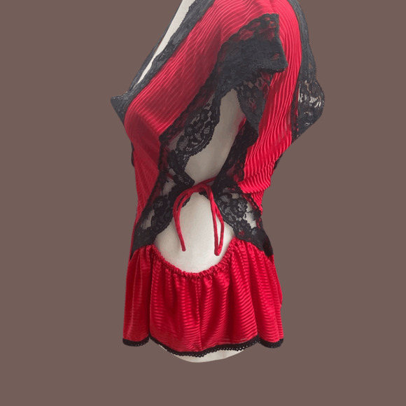 Stroke of Midnight Lace Top | Red & Black | Size L | Vintage - Picture 2 of 5